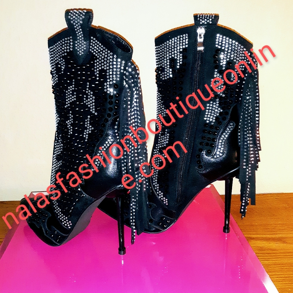 FINAL PRICE! Western Stiletto Booties - Picture 5 of 10